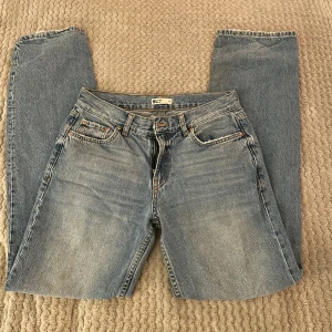 Gina jeans  - Säljer dessa straight jeans från gina tricot i storlek 36🩵