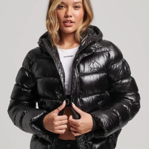 Superdry jacka - Säljer min superdry jacka i storlek 38 sitter som en S, som ny i skick 💕