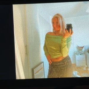 Tröja - Glittrig grön tröja💋