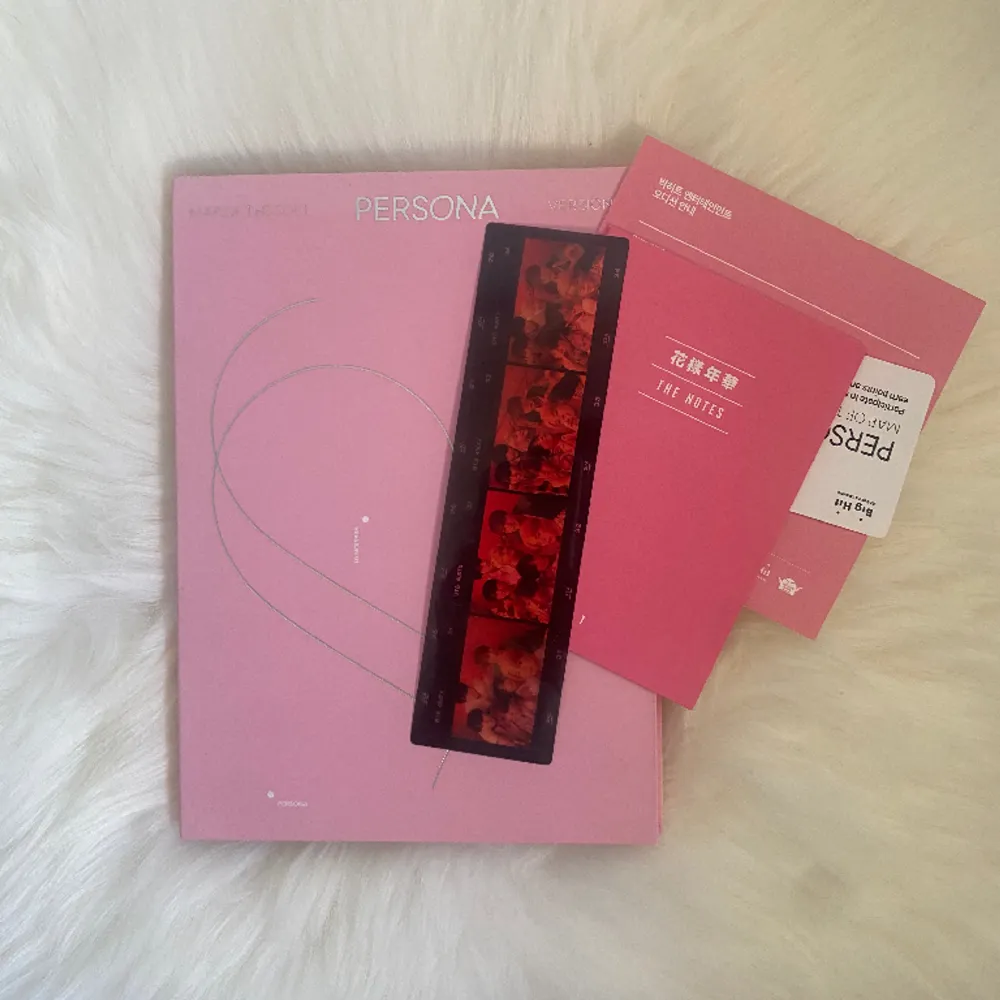 säljer album och photocards eftersom att jag har för mycket. bts map of the soul persona version 1. tyvärr följer inget photocard med. albumet är helt nytt ingen skada. den har bara legat på en hylla inte använt något.. Övrigt.