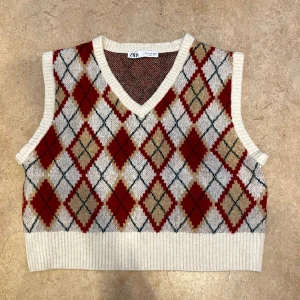 vest  - fin vest från Zara i jätte bra skick. Knappt använd