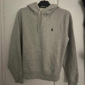 Ralph Lauren Hoodie - Ralph Lauren Hoodie, Storlek M, Mycket bra skick.
