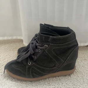 Pavement skor - Jätte snygga isabell marant liknande skor ifrån pavemnet, jätte bra skick!