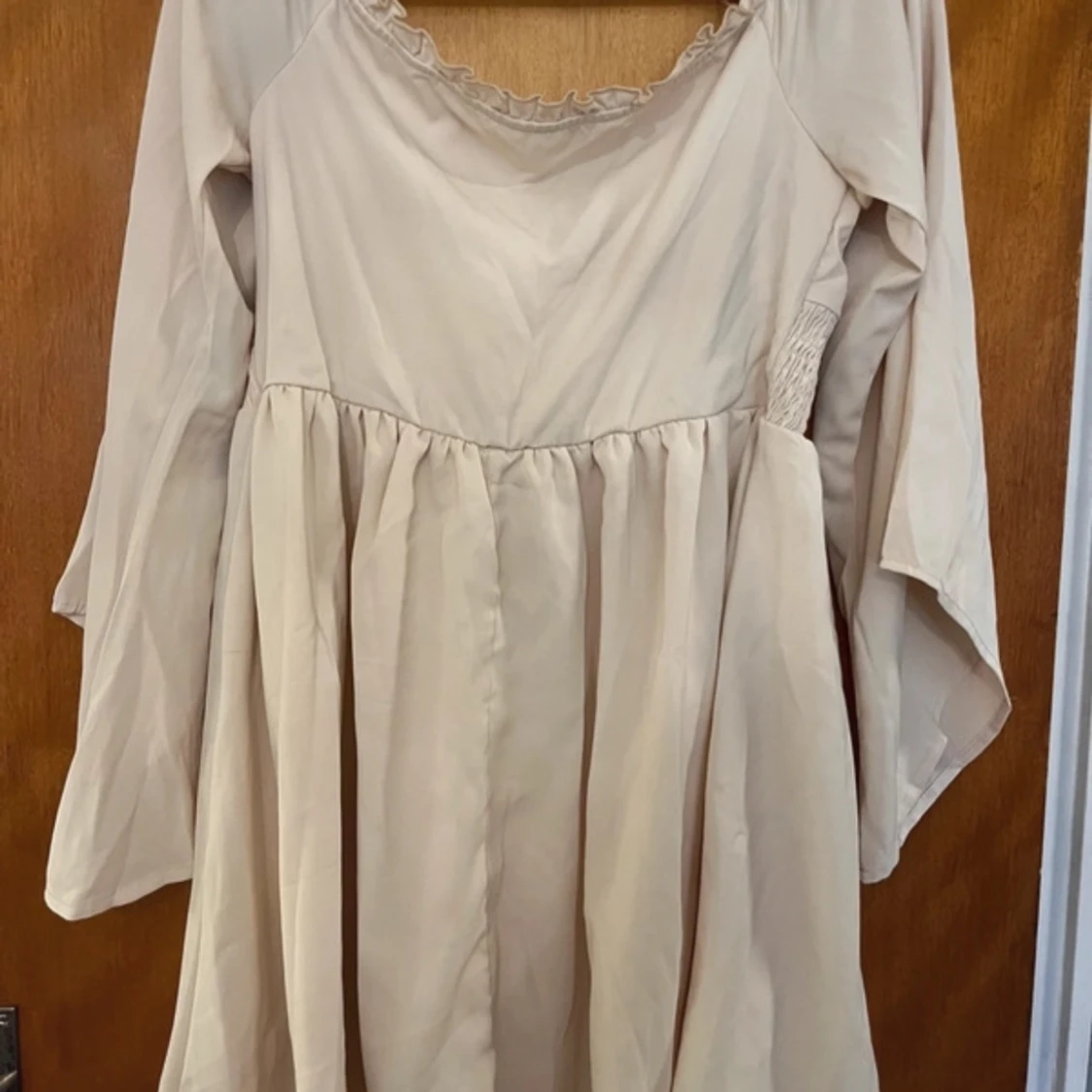 Beige klänning från Shein - 93