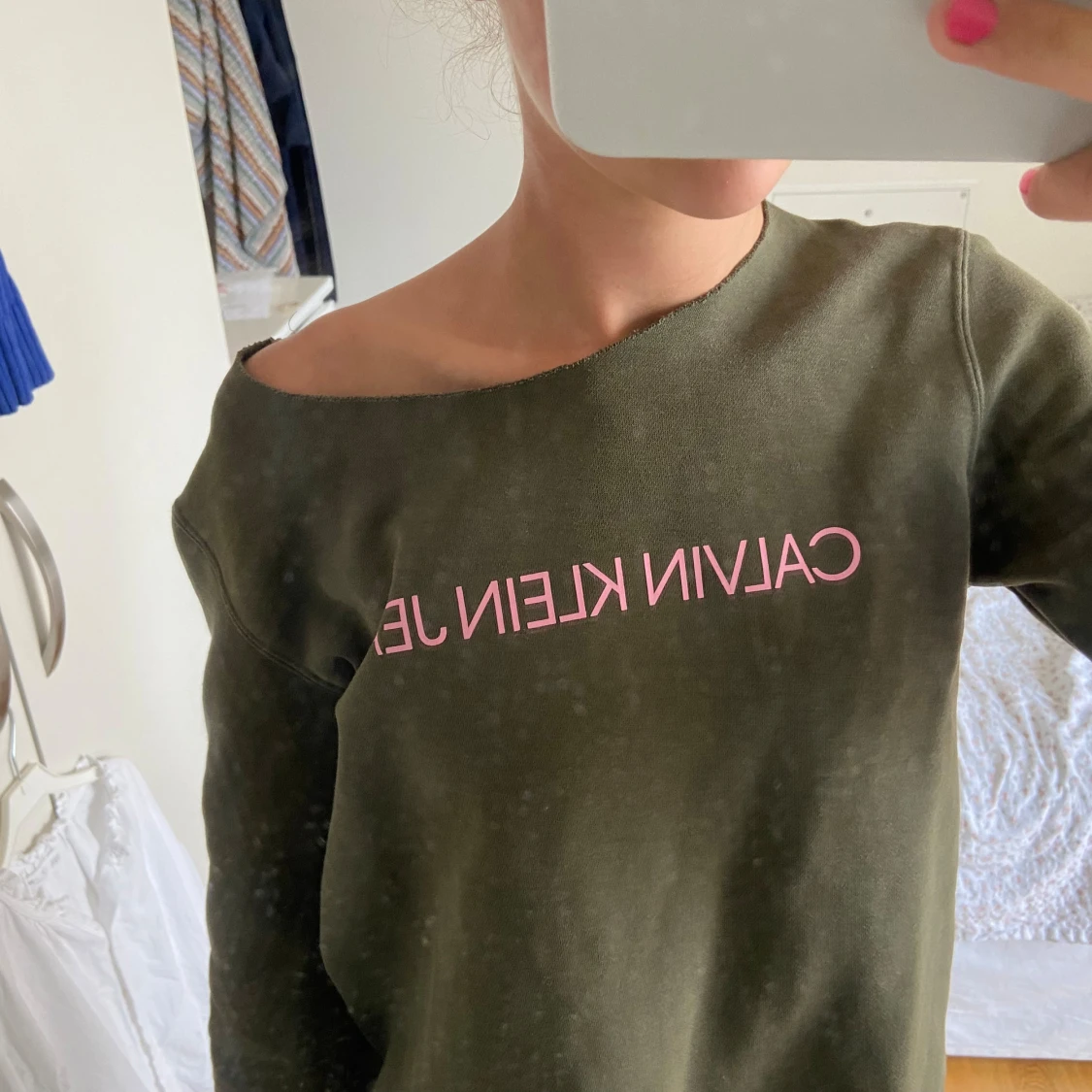 Olivgrön långärmad tröja från Calvin Klein