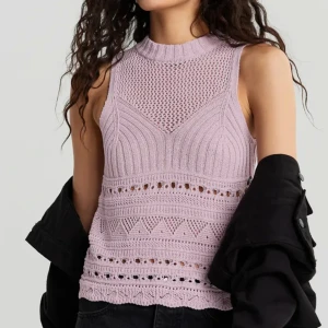 gina tricot hilma knitted topp - Ny oanvänd topp från gina med prislapp kvar på. Helt slutsåld i butik och hemsidan. Storlek XS men passar en S också. 🩷 