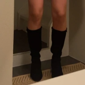 Mocka boots - Säljer dessa boots från dasia köpta för 1500kr🥰 Storlek 40 och använda 2 gånger :)