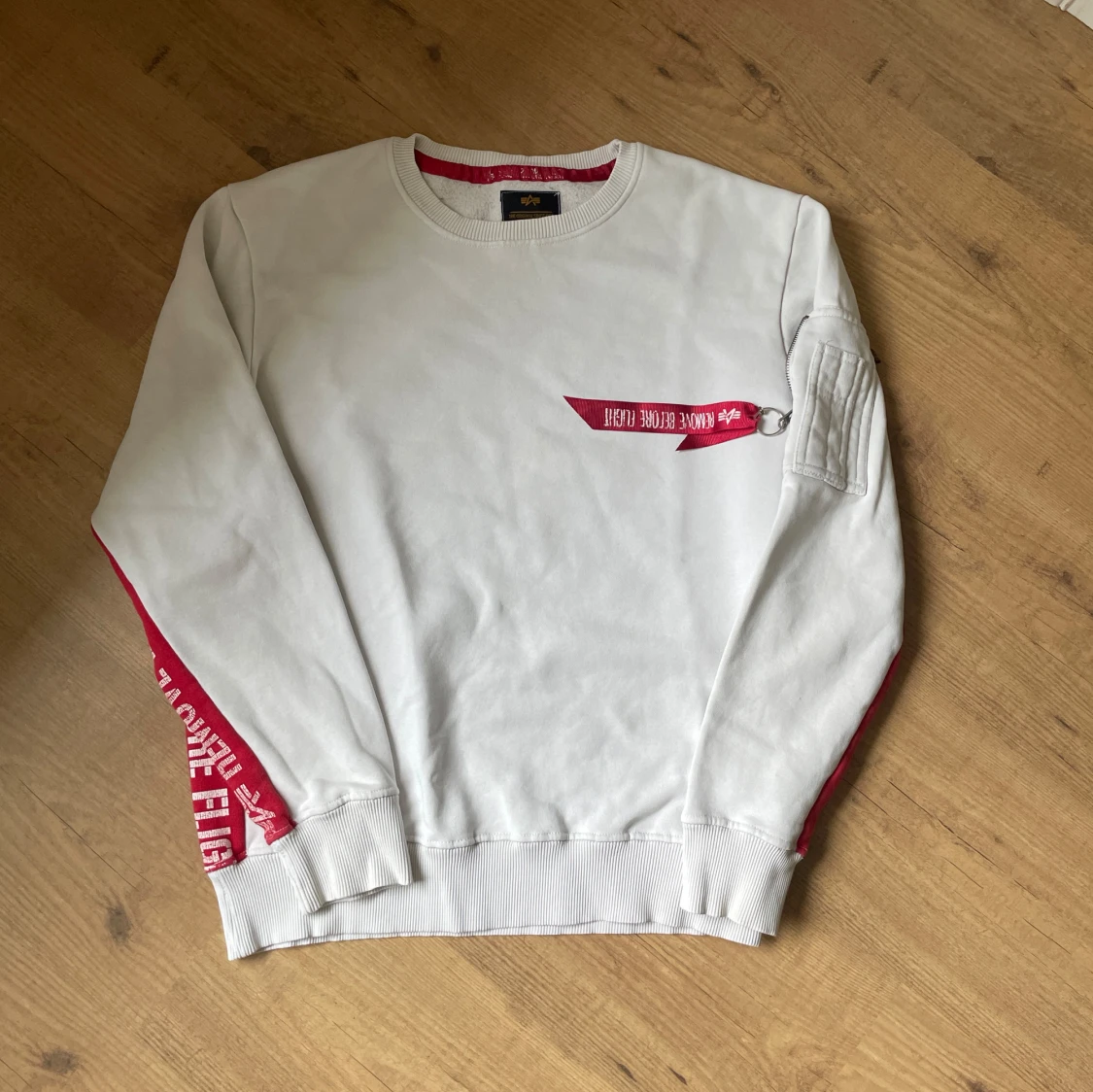 Vit tröja från Alpha Industries