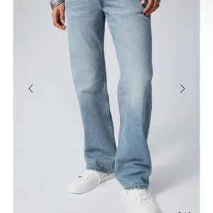 Weekday Arrow jeans - Weekday lågmidjade arrow jeans💙 Bilder är lånade från hemsidan!  W30 L32