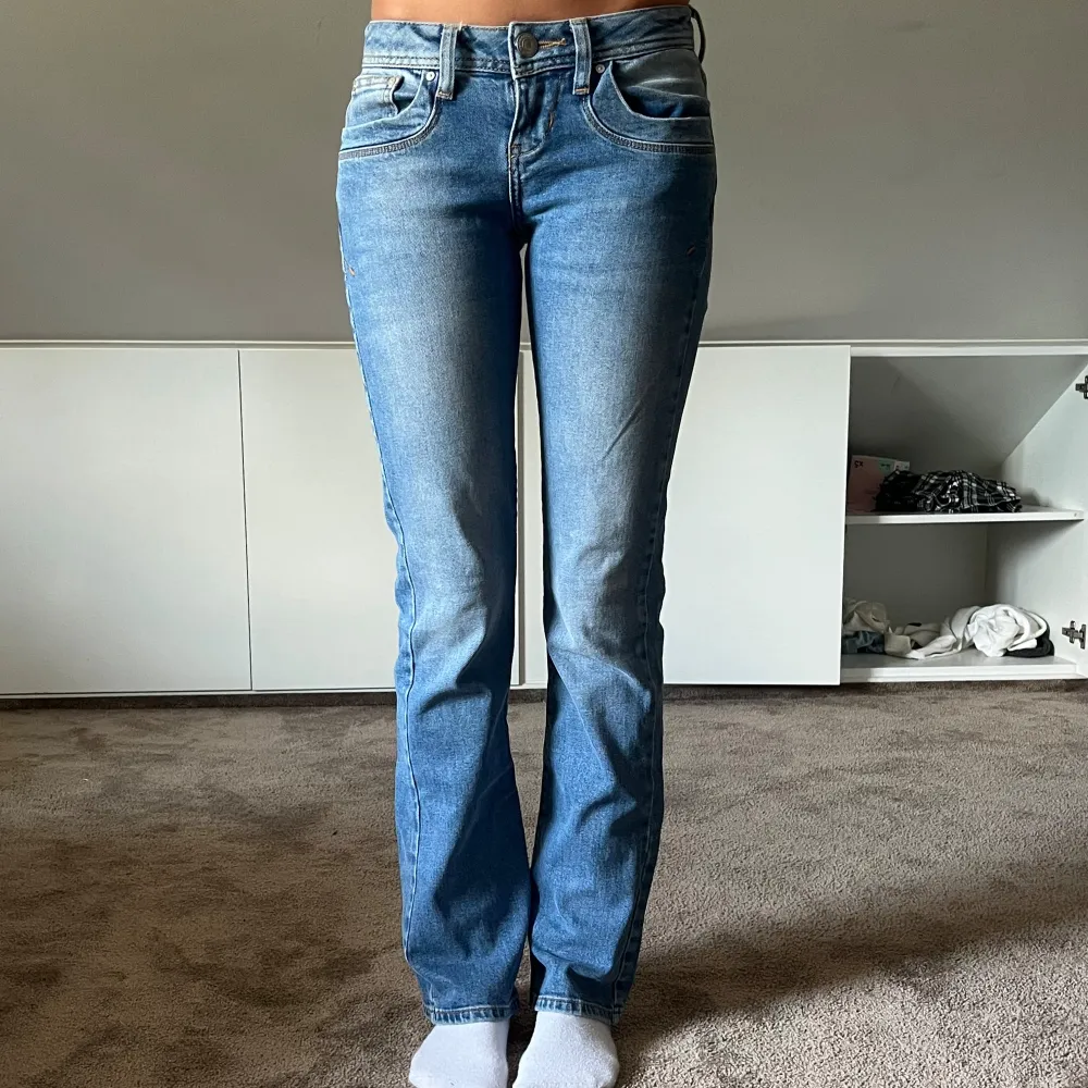 LTB jeans, mycket sparsamt använda. Lite korta på mig som är runt 163. . Jeans & Byxor.