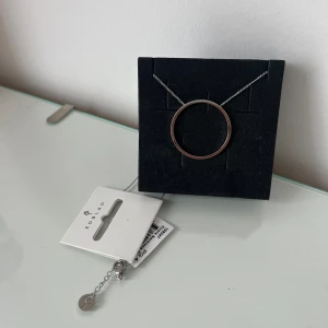 Halsband - Helt nytt oanvänt halsband från Edblad.