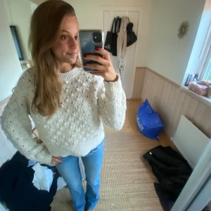 Stickad tröja med broderi❤️ - Broderad tröja ifrån zara!❤️