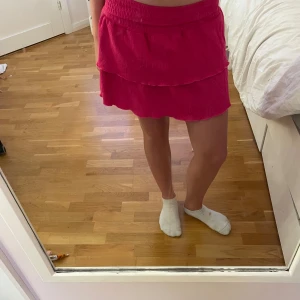 Rosa kjol  - Jätte gullig rosa kjol använd några få tal gånger😽