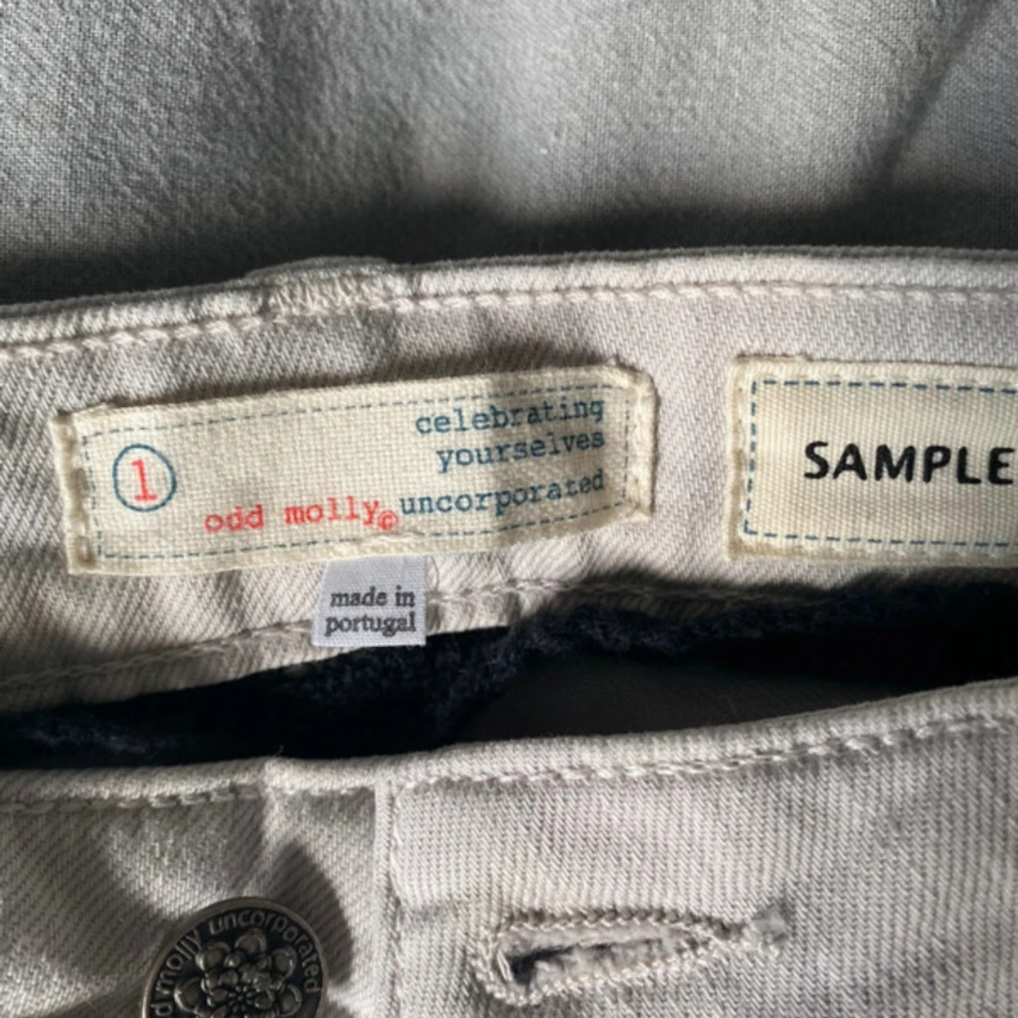 Grå raka jeans - 90