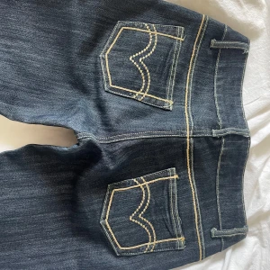 Coola jeans  - Coola jeans som jag sytt om från slim till lite bootcut