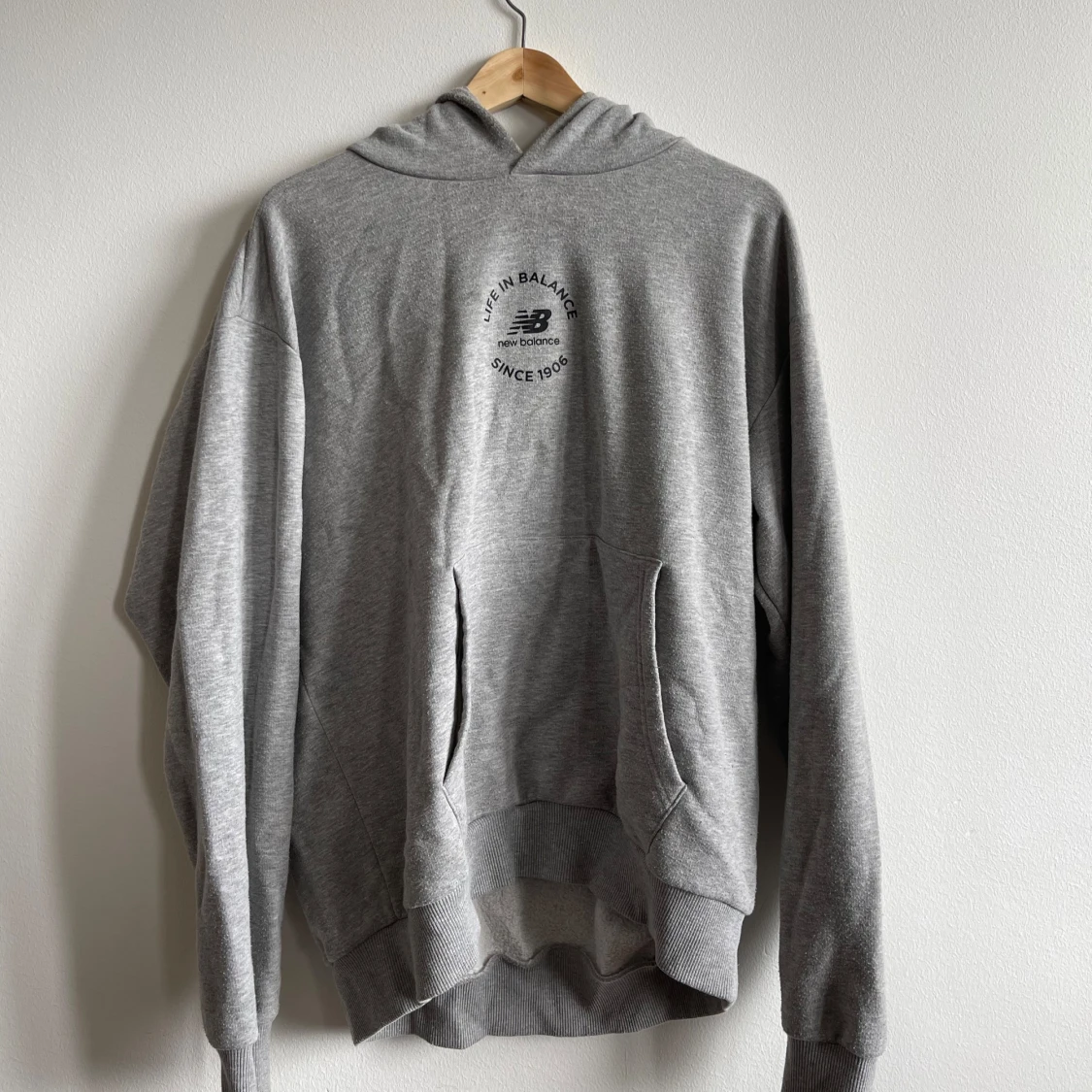 Grå new balance hoodie