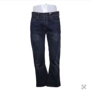 Snygga baggy levis jeans som inte används längre, hör av dig vid frågor eller intresse <3