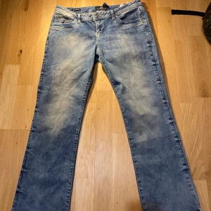 Byxor  - De är i bra skick. Har inte använts alls och är från Turkiet 