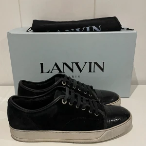 Lanvin skor - Hej! Säljer nu dessa super populära lanvin Skor. Skorna är i superfint 8,5/10  bara skorna medföljer 