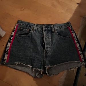 Levis kortbyxor  - Shorts levis st 28