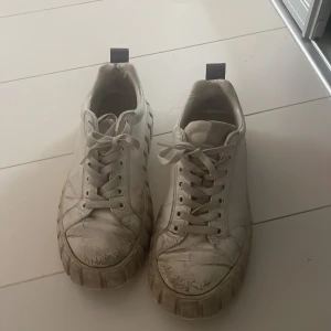 Eytys doja - Eytys I befintligt skick. Därav priset.