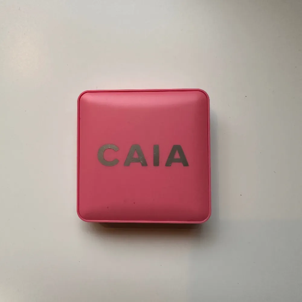 Helt nytt blush (rouge) från caia i färgen cake pop. Övrigt.