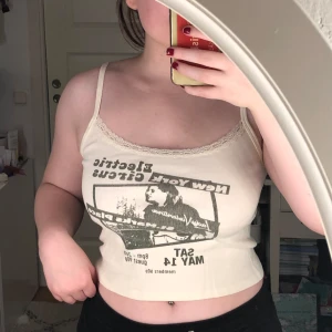 Brandy linne! - Coolt linne från brandy Melville  Bara använt fåtal gånger så är i bra skick! 