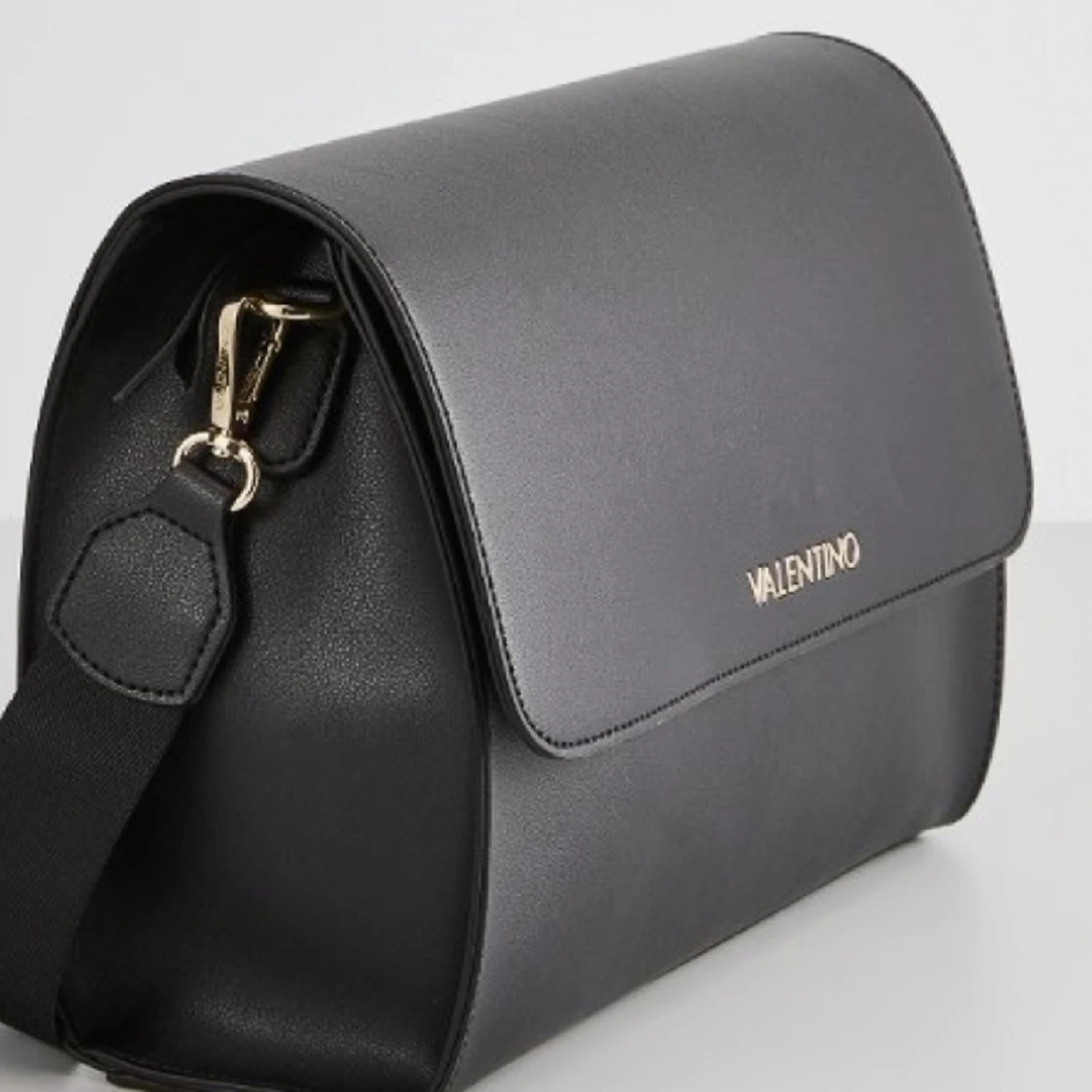 Valentino väska 