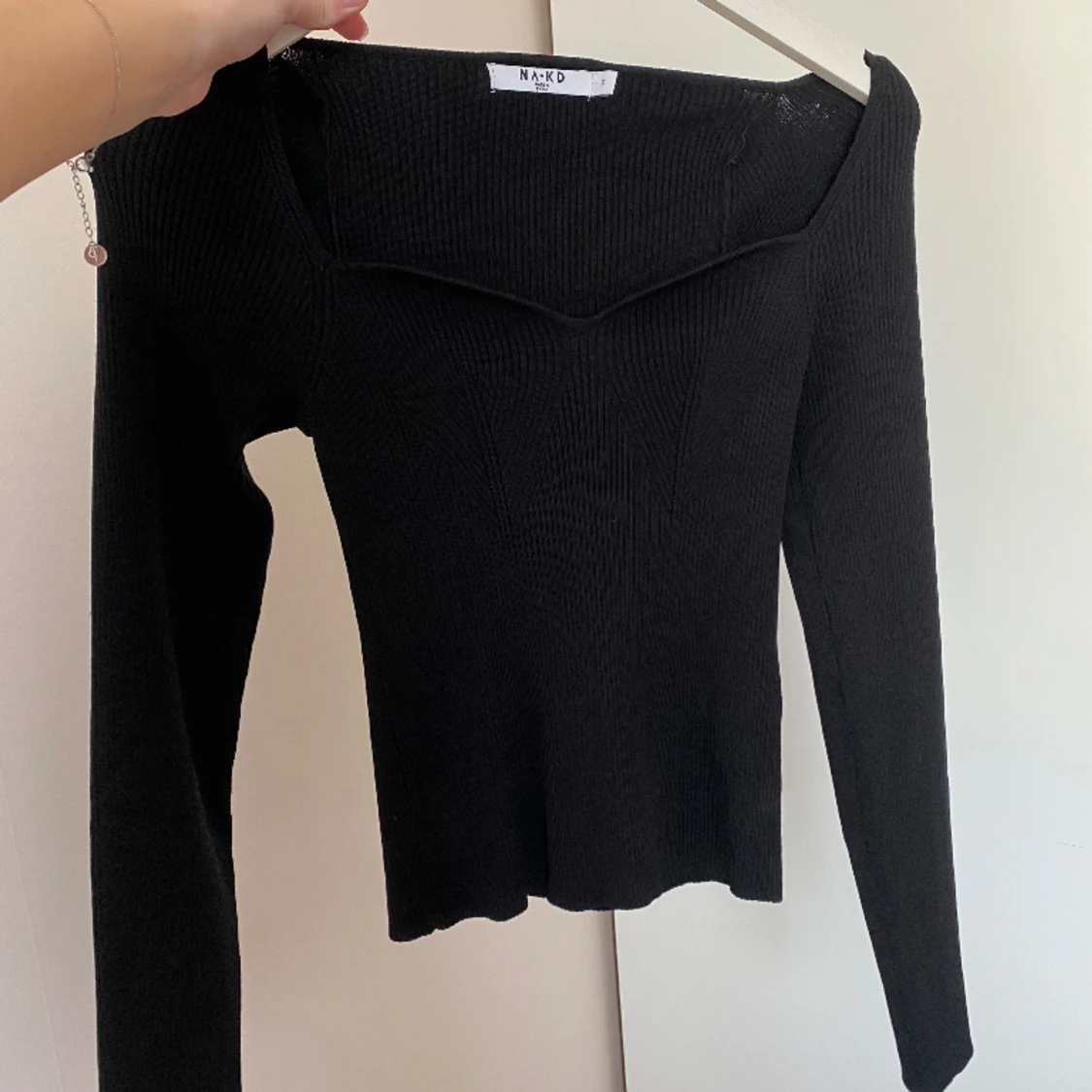 Svart ribbad tröja