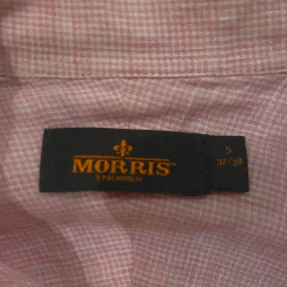 Riktig snygg Morris skjorta inga fläckar eller något sådant. Passar bäst på dig mellan 175 och 185cm. Bara skriv om du har någon fråga eller ett bra pris. Skjortor.