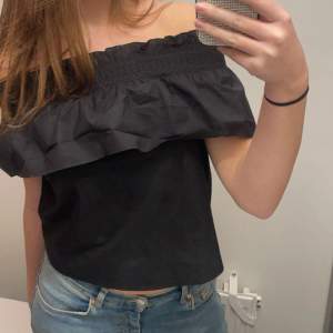 Offshoulder topp från stradivarius! Nyskick 