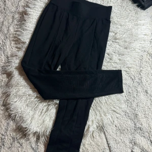 Svarta leggins - Svarta leggings från Newyorker