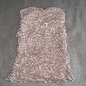 Tub topp - En gullig volang tub topp, köpt på sellpy, har inga tecken på skador så den kommer i god skick 💞🐡