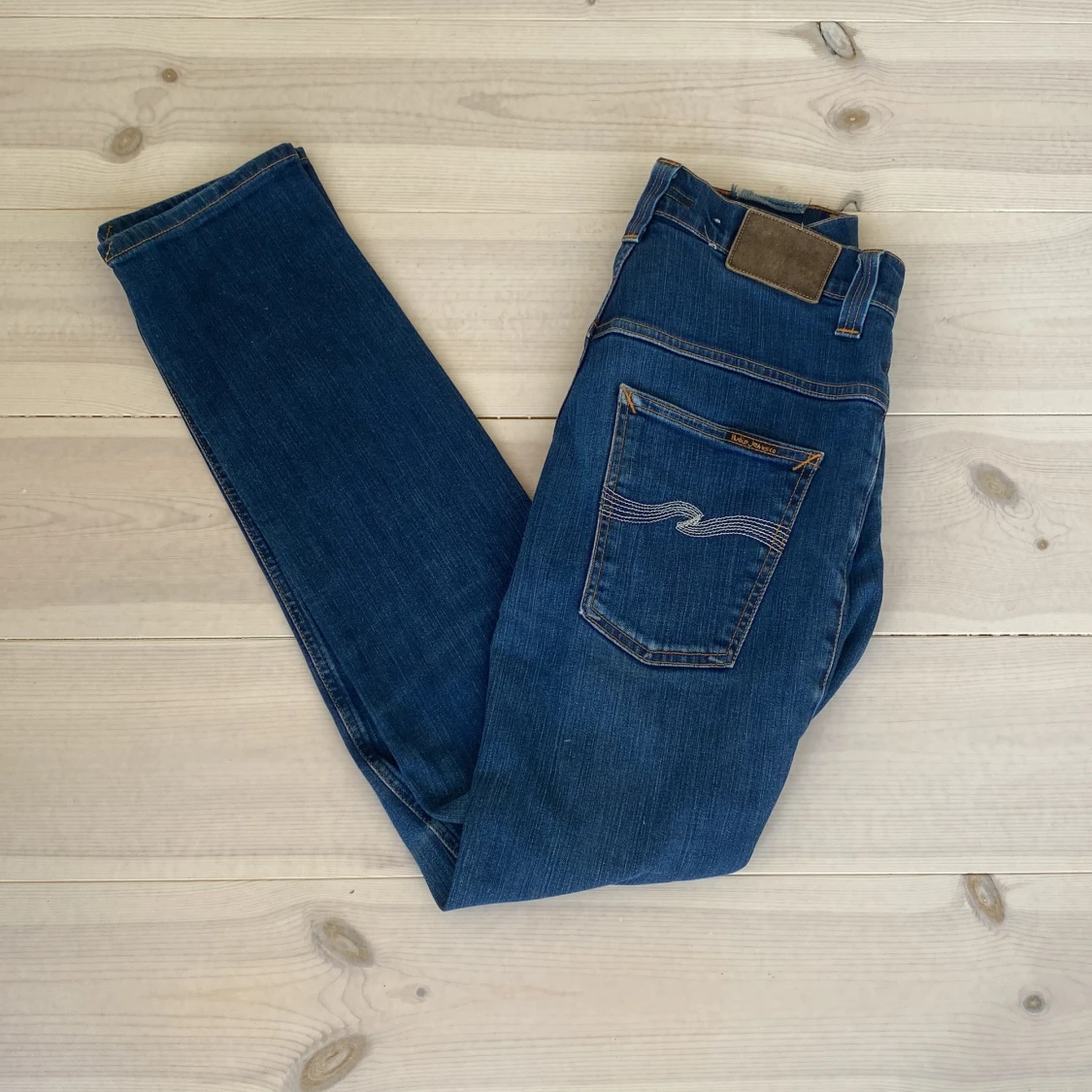 Marinblåa nudie jeans