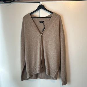 Massimo dutti kofta  - Massimo dutti kofta i storlek xl, väldigt bra skick prislapp fortfarande kvar 