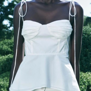 SÖKER denna zara-toppen 🤍🤍 - Söker den här zaratoppen i storlek S eller M, kan betala bra! 🥰