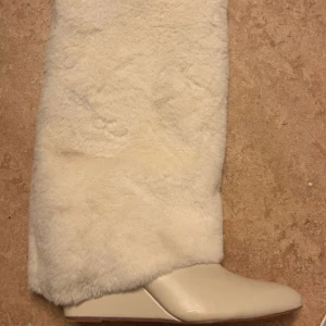 Knähöga boots - Storlek 41 men passar 39/40