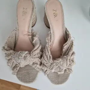 Sommar sandaler storlek 39,beige färg,fr.Zara