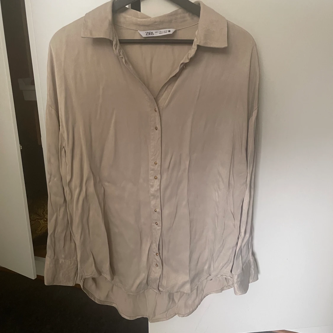 Ny zara satin skjorta