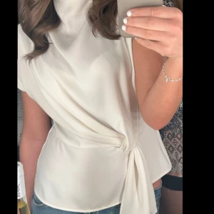 Zara tröja ❤️ - Super söt tröja från zara. Använd en gång ❤️