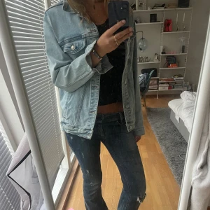 Zara jeans jacka  - Snygg jeansjacka från zara 