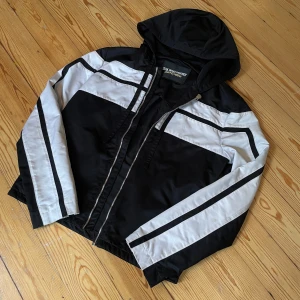 Vind jacka dirk bikkembergs - dirk bikkembergs Size small Trasig dragkedja