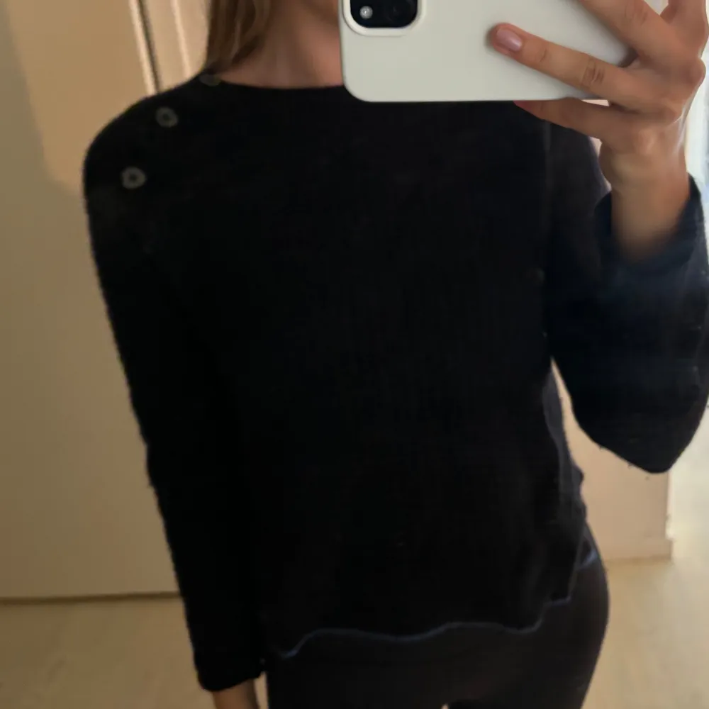 Zadig Cashmere tröja från barn, vet inte storleken men skulle verkligen säga xxs/xs💕💕. Tröjor & Koftor.