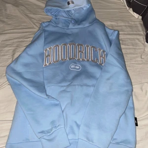 Hoodrich hoodie - Hej! Säljer denna Hoodrich Hoodien som är använd 1 gång. (Inga hål eller fläckar) Köparen står för frakten.