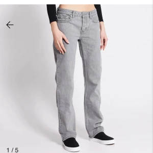 low waist jeans - mycket bra skick, skriv för mer frågor