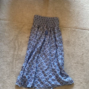 Fin långkjol  - Säljer denna också då den börjar bli för liten för mig. Aldrig använd.