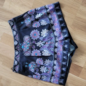 Somriga shorts - Snygga och sköna shorts perfekta för sommaren. Sparsamt använda och i mycket gott skick.