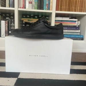 Oliver kabell  - Säljer ett par Oliver kabell skor i 9/10 skick  Inkl box  Ny pris 2500kr Mitt pris 800 Storlek 40