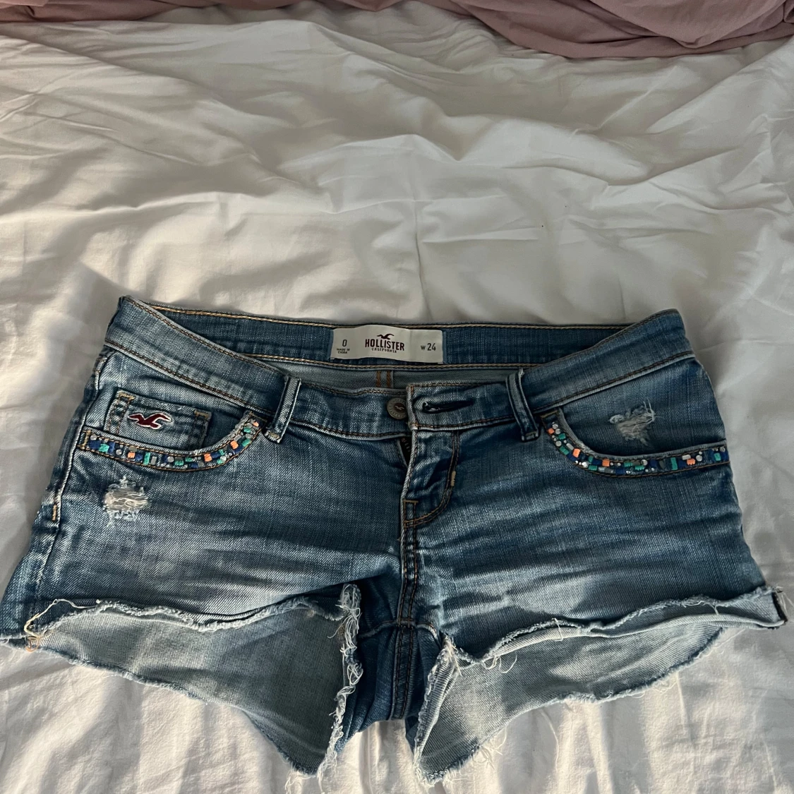 Lågmidjade jeanshorts🫶 - 90