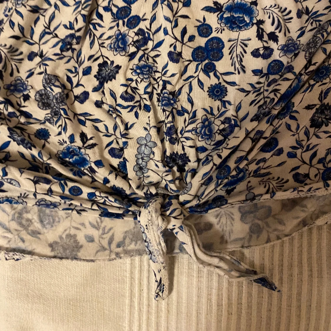 Off-shoulder croppad tröja Devided s - 90